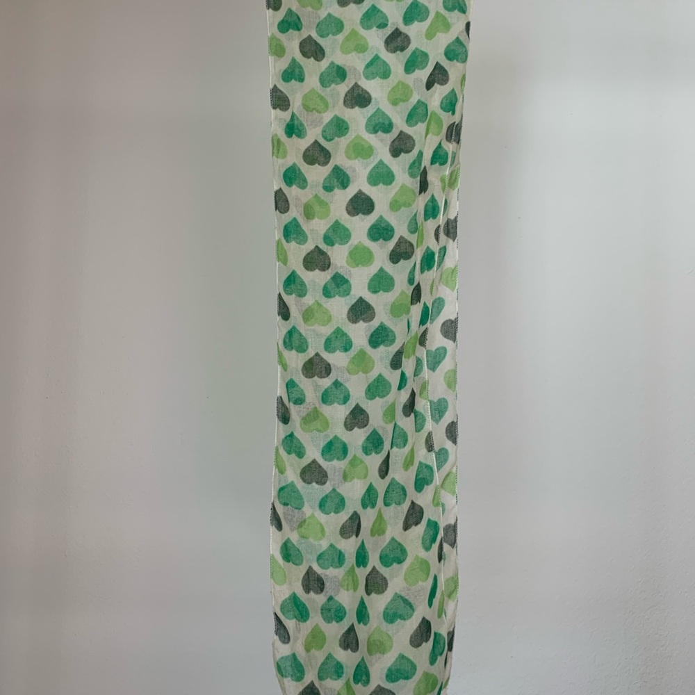 Green Heart Pattern Scarf